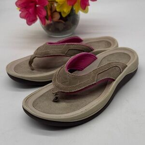 The Muck Boot Co Women’s Flip Flop SandalsTaupe with Pink Accents Size 7